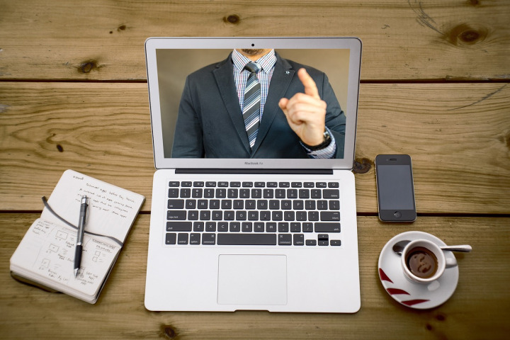 Virtual assistant working remotely